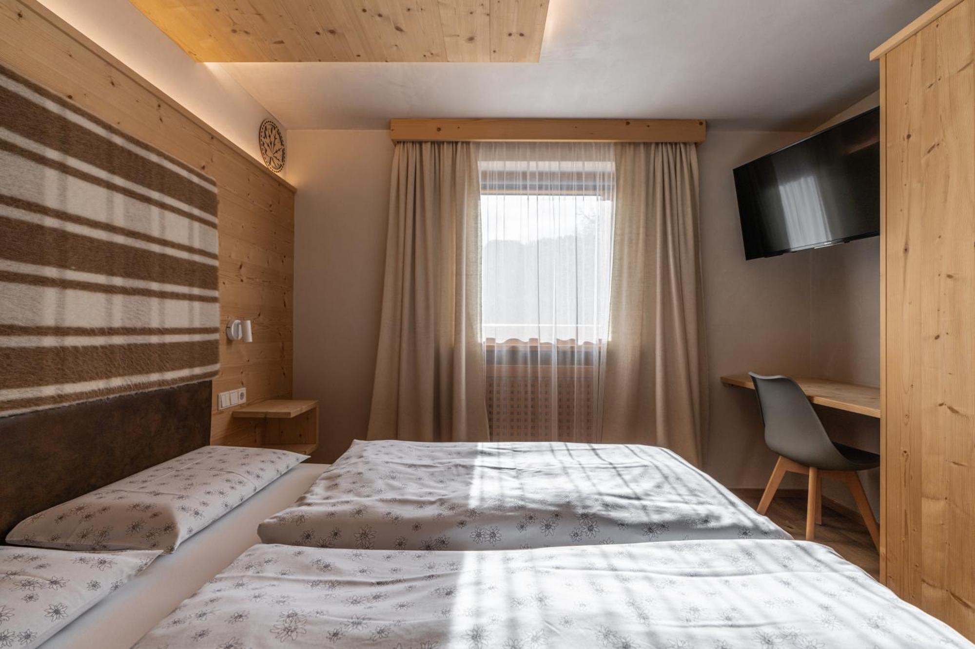 Ciasa Iachin - Dolomites Dream Retreat Apartman San Martino in Badia Kültér fotó